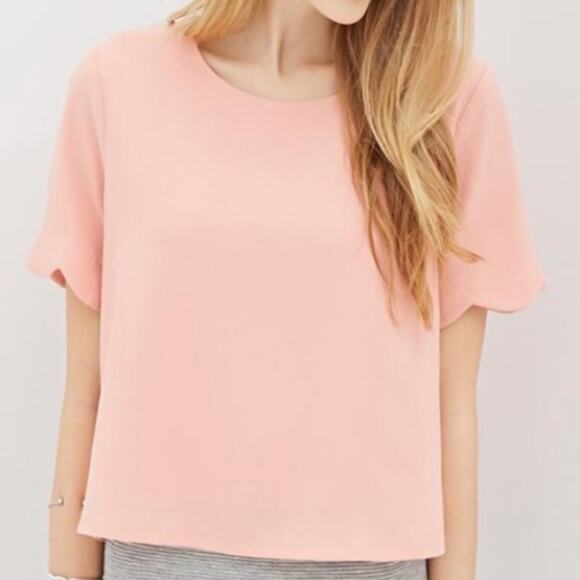 Forever 21 Pink Scalloped Short Sleeve Blouse size medium - Picture 2 of 6